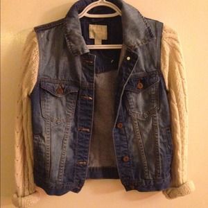 Cute and unique denim jacket<3