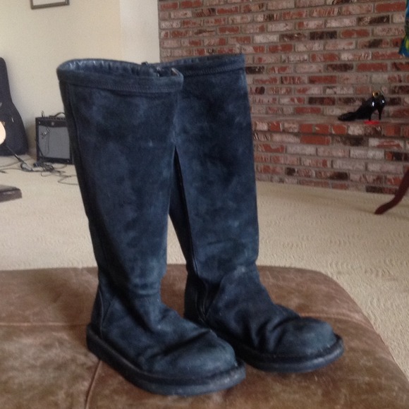 UGG Boots - UGG Black Boots Size 7 Good Used con.