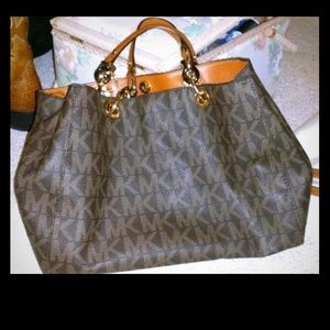 Michael Kors Cynthia hand bag