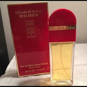 Elizabeth Arden Red Door perfume