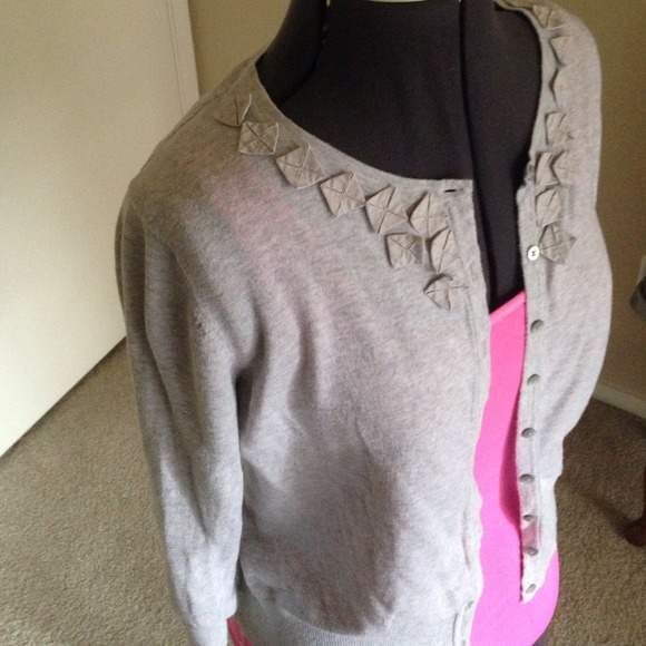 Old Navy - light grey cardi with square accents - Picture 3 of 4