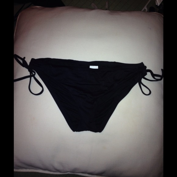 Black bikini bottoms (target brand)