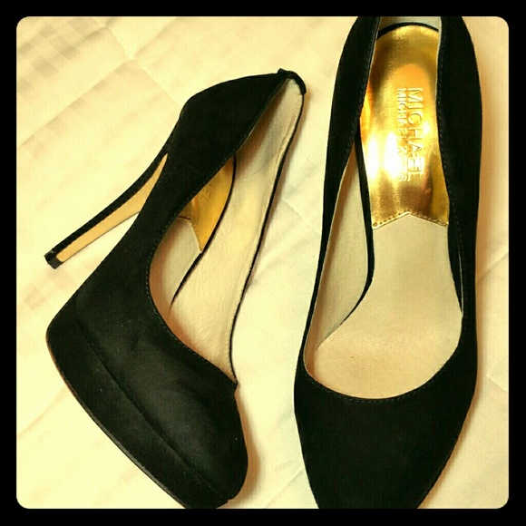 SOLD!!! Suede Michael Kors pumps