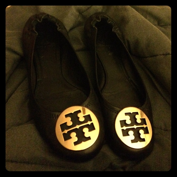 Tory burch black & gold REVAS (sz9)