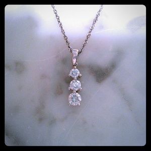 14k White Gold Diamond Necklace