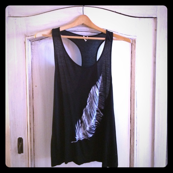Graphic feather tank ***Reduced***