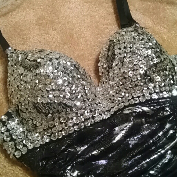 Dress - Picture 3 of 4