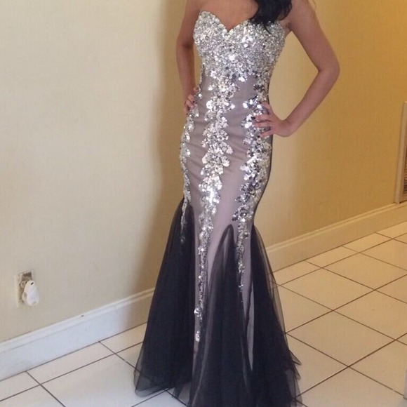 PROM DRESS!! - Picture 2 of 3