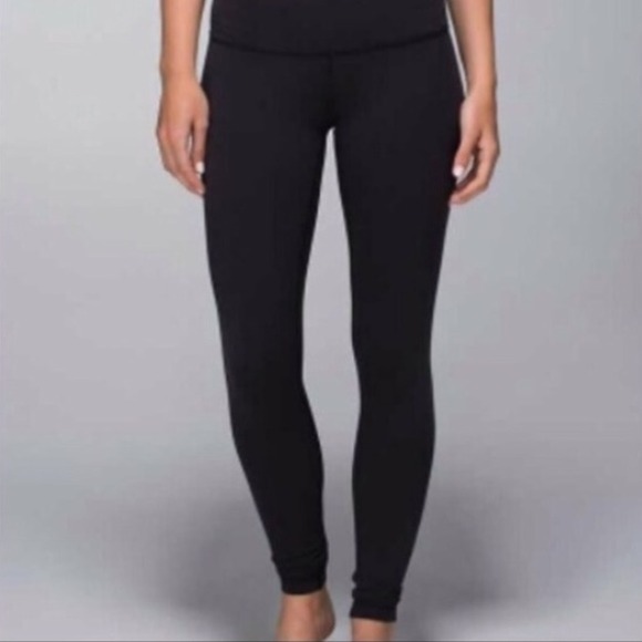 LOOKING FOR THESE BLACK LULU LEGGINGS size 2!