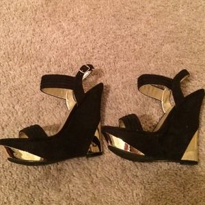 Gold and black wedges