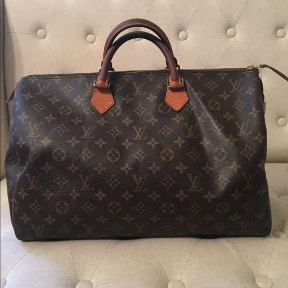 ON HOLD!!!! Authentic Louis Vuitton Speedy 40 - Picture 2 of 4