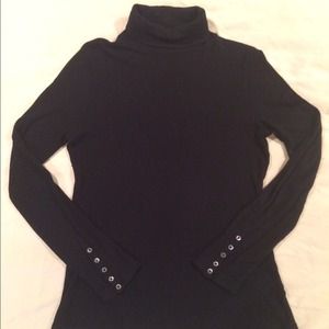 Lightweight Wool Black Turtleneck