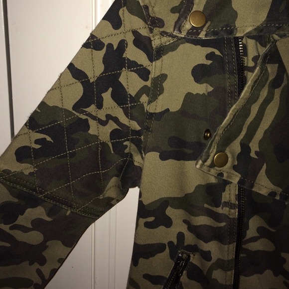 Camouflage Jacket - Picture 3 of 4