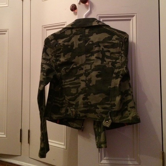 Camouflage Jacket - Picture 4 of 4