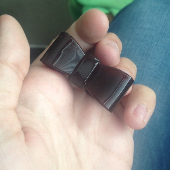 Dark brown bow ring & sliver rose ring