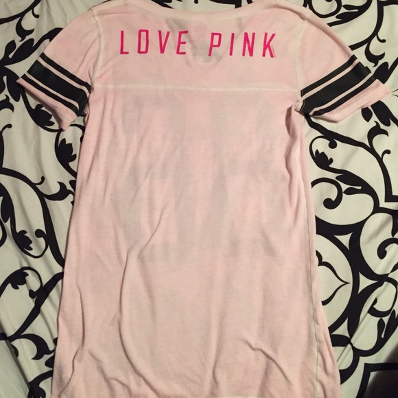 💕Victoria Secret-Pink T-Shirt!!💕 - Picture 2 of 3