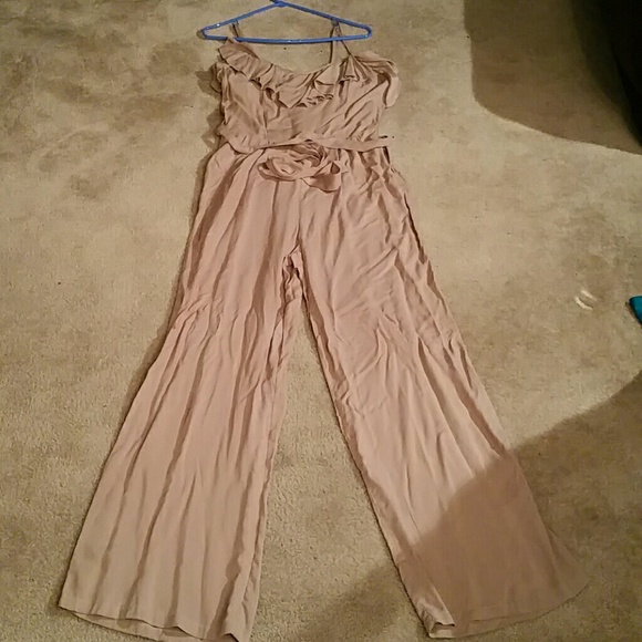 Kaki womens jumper suit with fabric waist belt - Picture 4 of 4