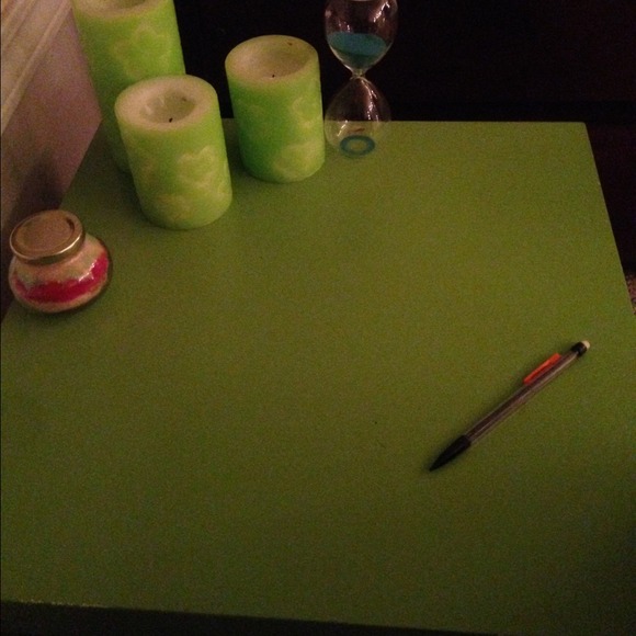 cute green coffee table ! - Picture 1 of 1