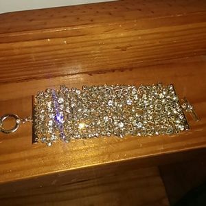 Link gold diamond braclet.