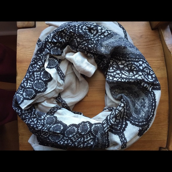 BCBG scarf