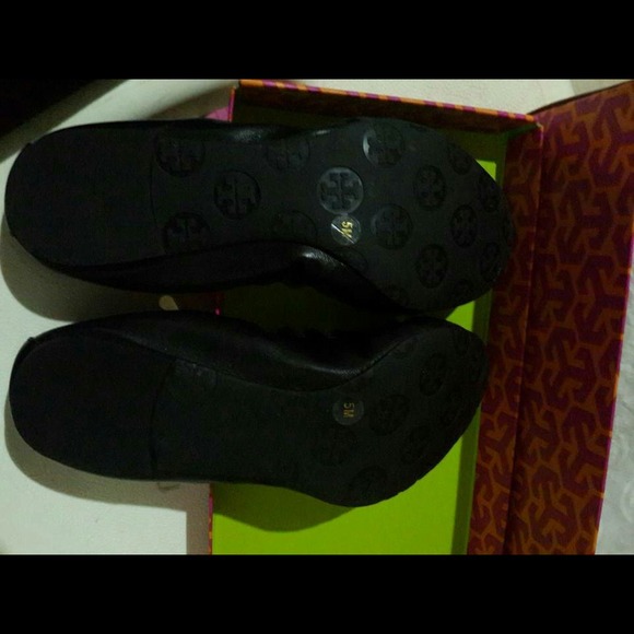 🚫SOLD🚫Brand new Tory Burch ballerina for sale - Picture 3 of 5