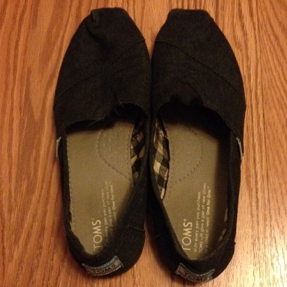 Black Canvas TOMS