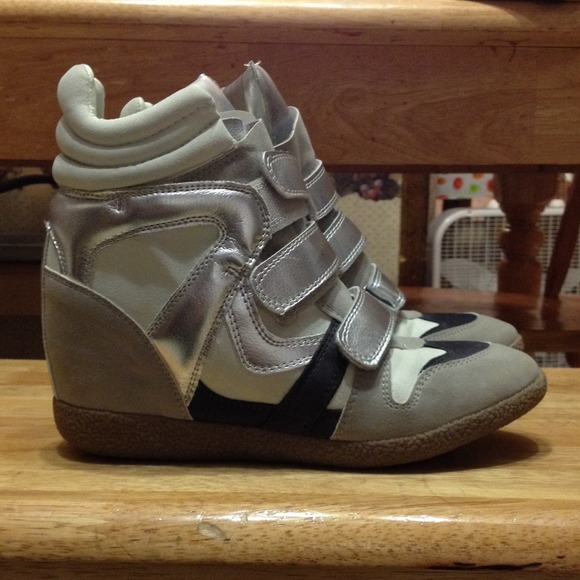 Candie's woman's wedge shoes size 8.5