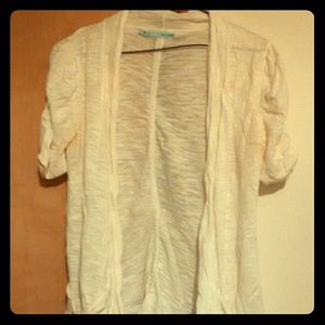 Light white short sleeved sweater