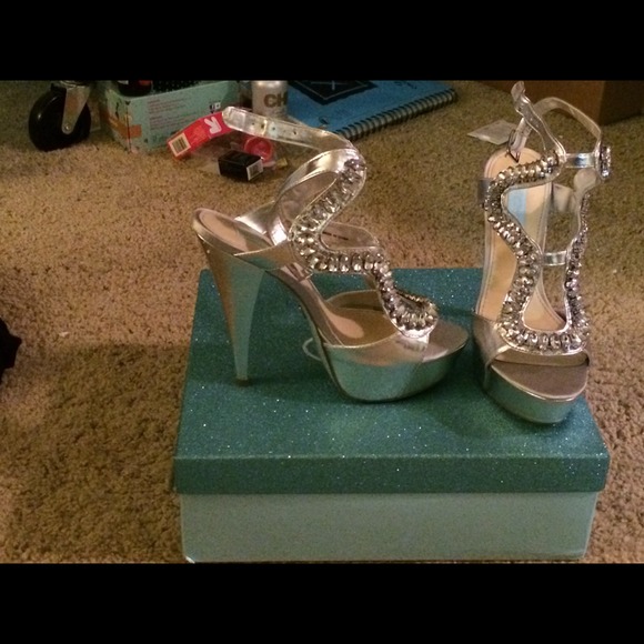 Blue by Betsey Johnson-Ring heels