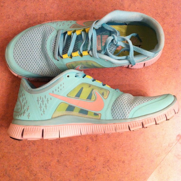 🚫SOLD🚫Additional Pics of Frees - Picture 3 of 3