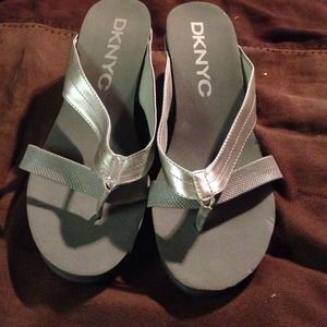 Heeled flip flops