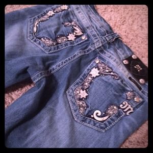 Miss Me Capris Size 27-29