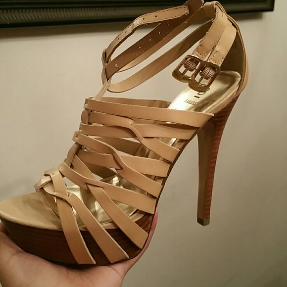 Stylish tan strap heels - Picture 3 of 4