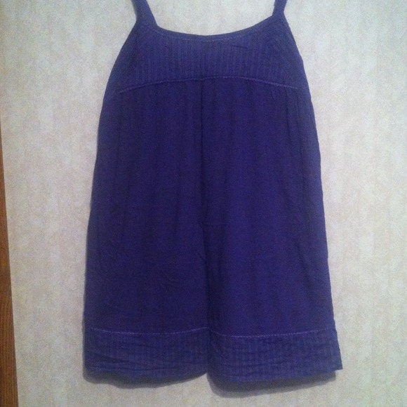 Dark purple. Pic looks blue!