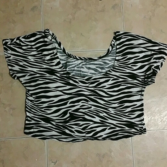 Cute zebra print half shirt - Picture 2 of 2