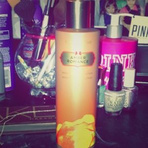 VS bronze glow body lotion.💛