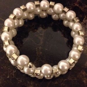 Pearl & Crystal stretch Bracelet