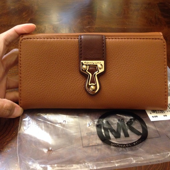 Michael Kors Joplin Carryall Clutch WalletLuggage - Picture 2 of 4