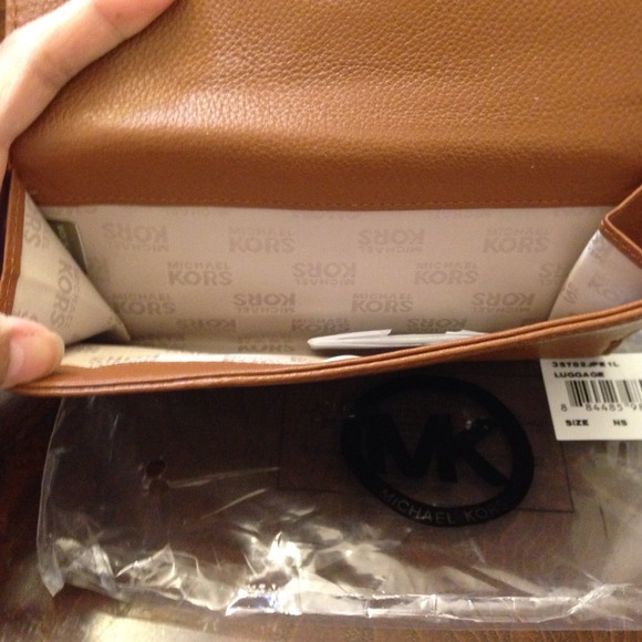 Michael Kors Joplin Carryall Clutch WalletLuggage - Picture 4 of 4