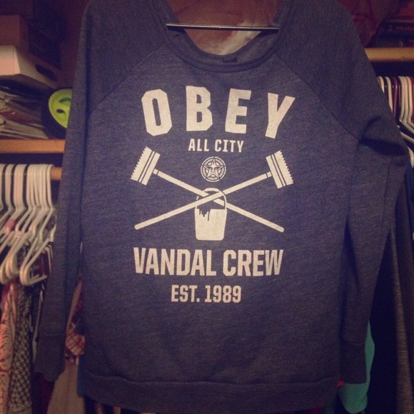 Obey sweatshirt