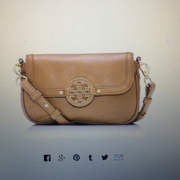 LOOKING FOR TORY BURCH BROWN AMANDA CROSSBODY!!!