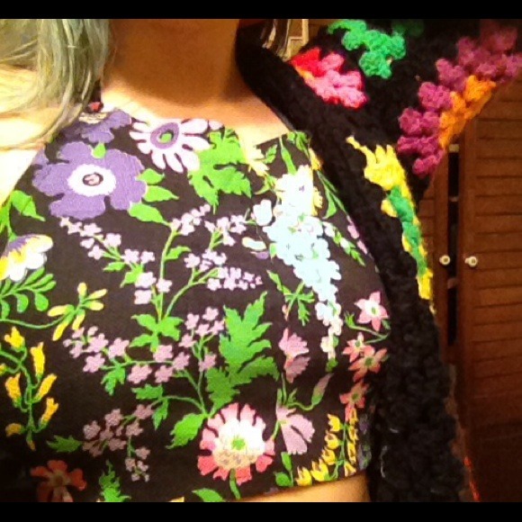 ❤️SOLD❤️ 70s vtg floral crop top halter - Picture 4 of 4