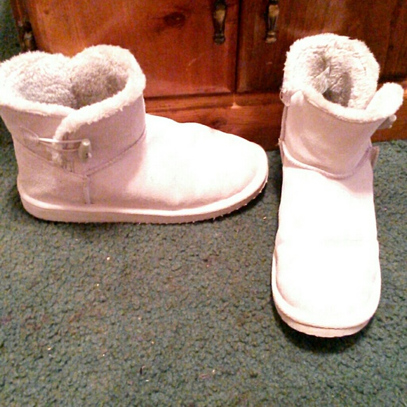 White ankle length boots