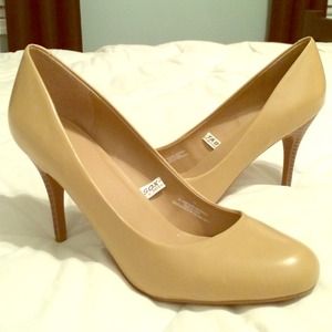 👠👠NWOT Mossimo for Target Nude Pumps