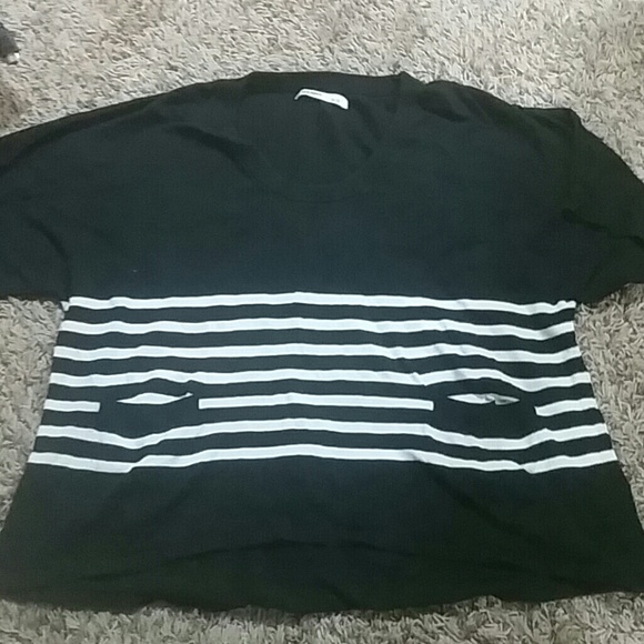 Loose crop top