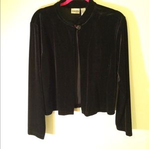 Black velvet topper