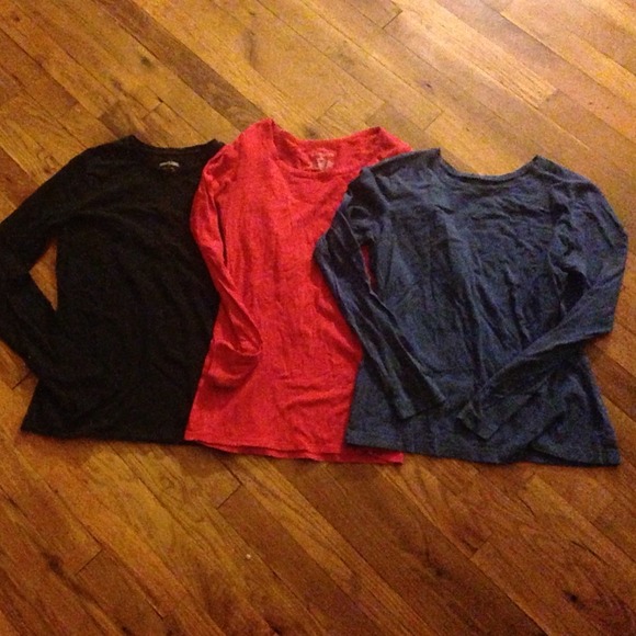 Bundle long sleeved shirts