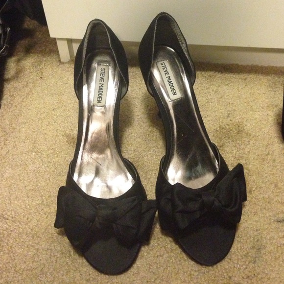 Steve Madden satin heels