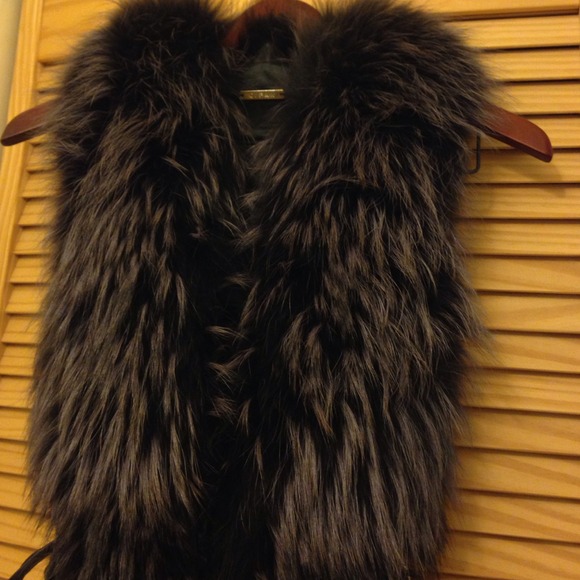 C/Fan Collection fur vest.  Amazing color.