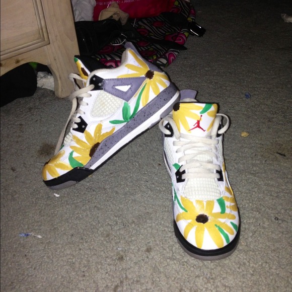 Jordan Shoes - Jordan retro 4, custom painted